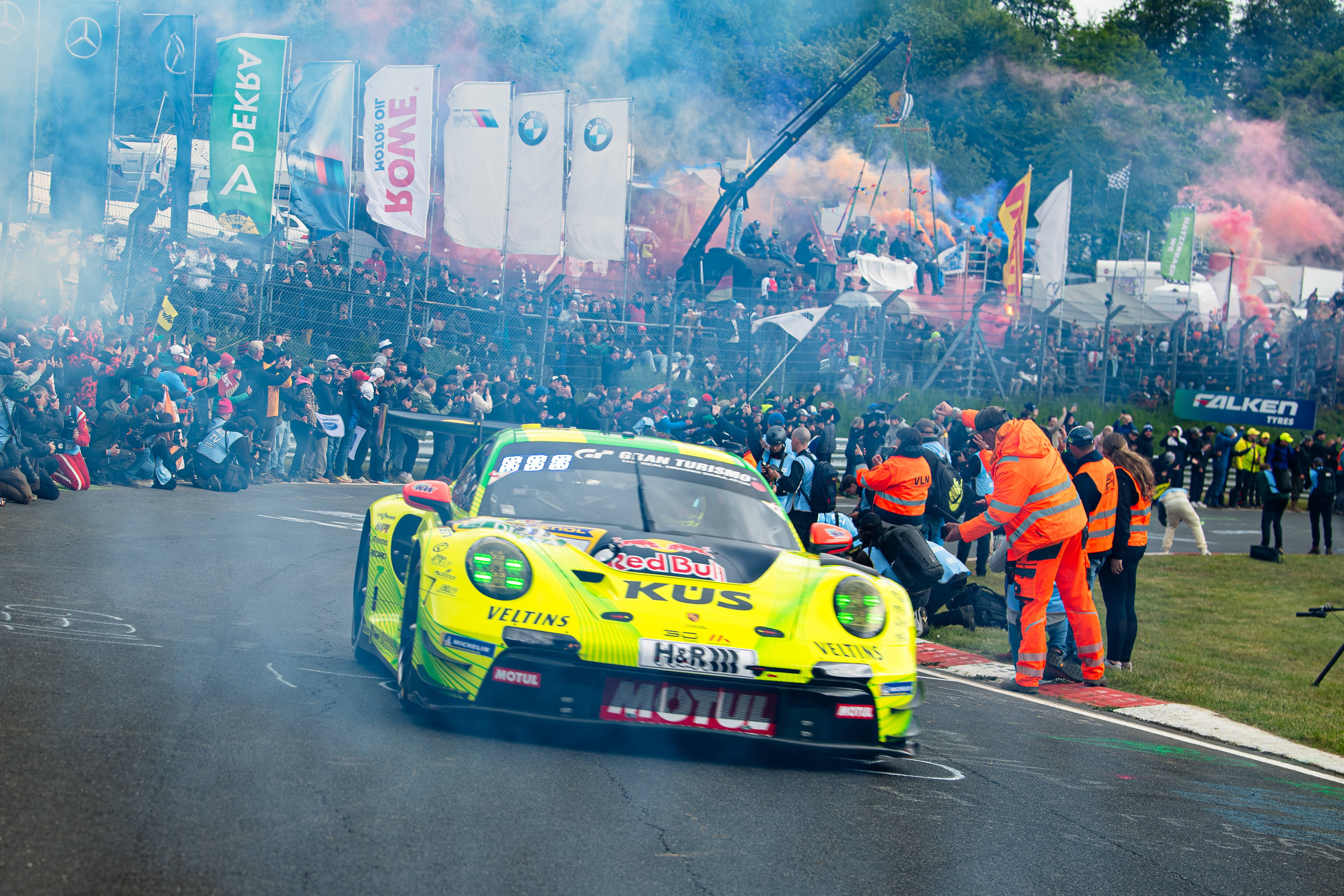 54. ADAC RAVENOL 24h Nürburgring 2026 ADAC RAVENOL 24h Nürburgring GE Formationsrunde 911 Porsche 911 GT3 R (992) Evo26, Manthey - picture by Alexander Franz Nürburg Nürburgring Rheinland-Pfalz Germany Copyright: © Erftkreis News. Alle Rechte vorbehalten.