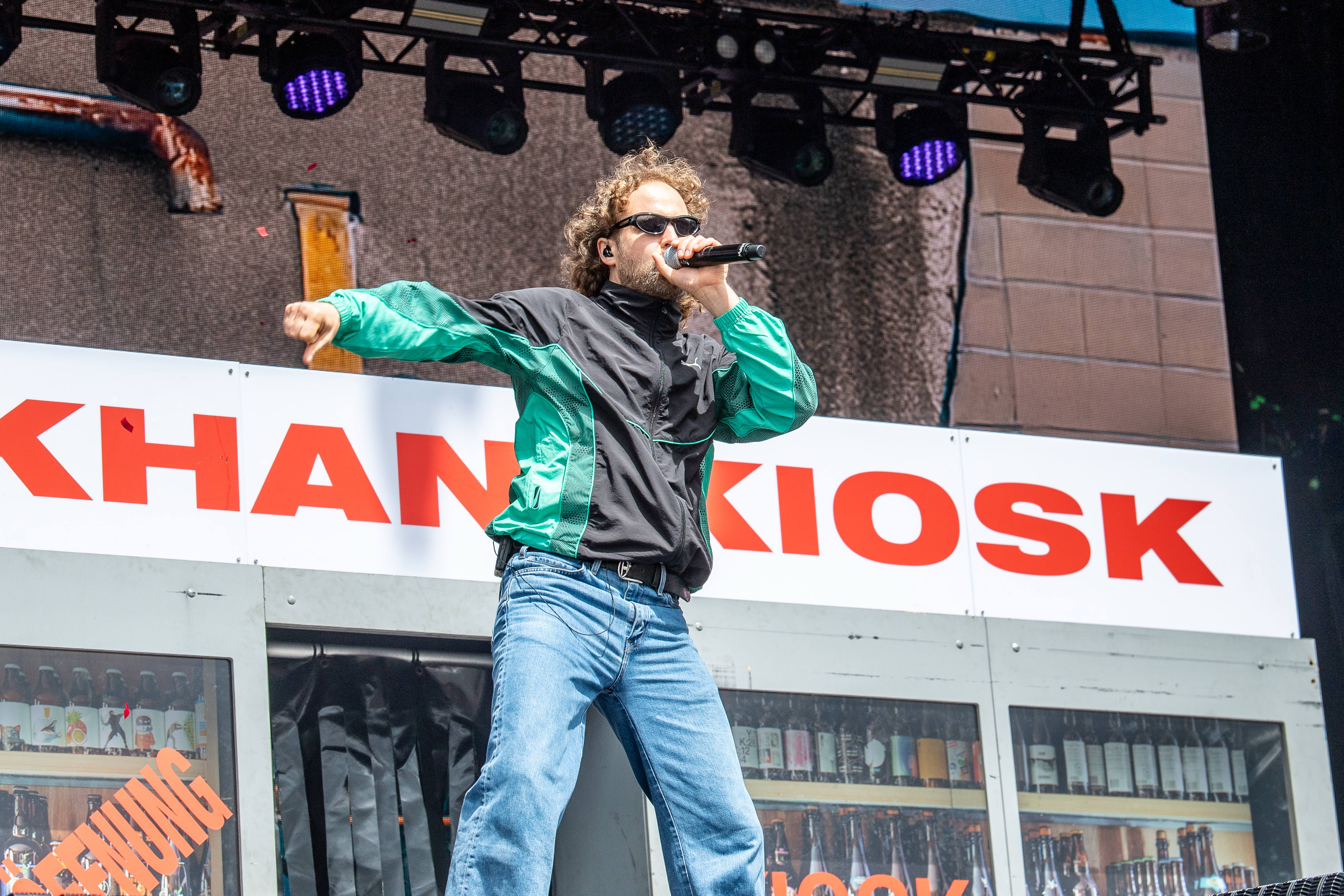 Sänger von Kublai Khan TX beim Rock am Ring Festival am Freitag, Nürburgring. Der Auftritt fand auf der Festivalbühne statt.