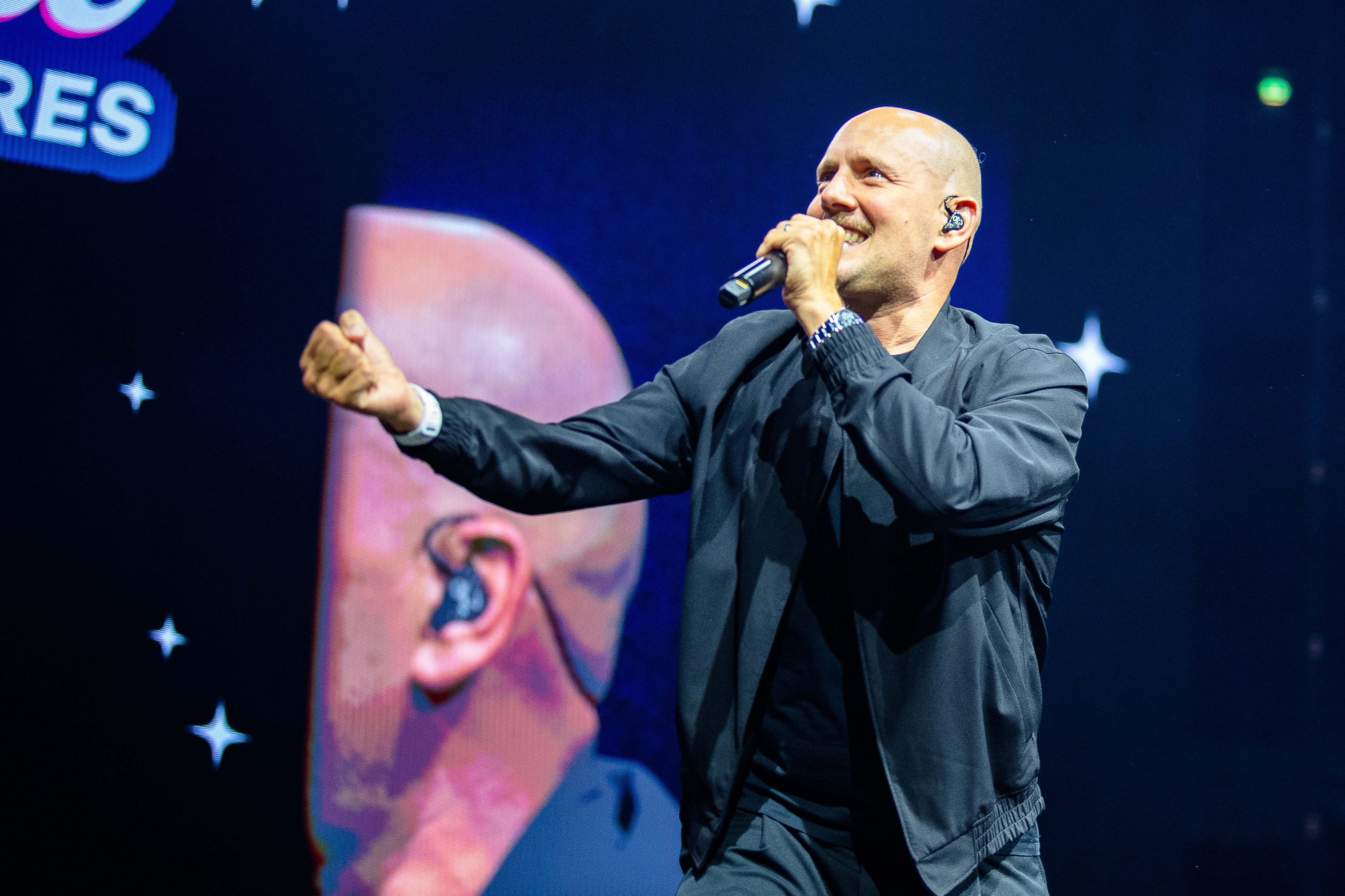 Oli.P singt während der Schlagernacht des Jahres 2026 vor großem Publikum in der LANXESS arena. Köln, Lanxess Arena, 09.05.2026