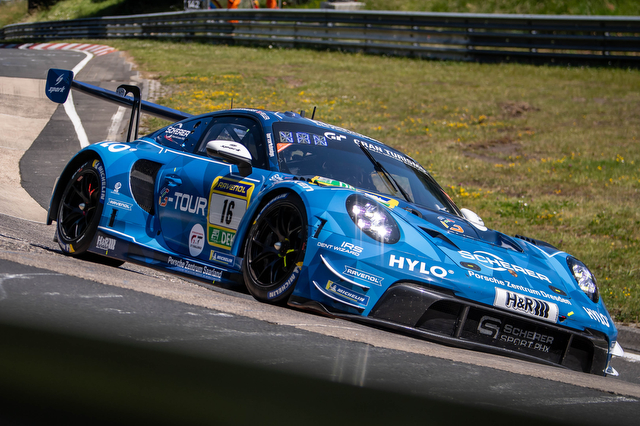 Porsche 911 GT3 R(#16) von Scherer Sport PHX im großen Karussell der Nordschleife - ADAC 24h Top-Qualifiers 2025, 20.06.25, Nürburg, Nürburgring, RLP, Foto: Alexander Franz
